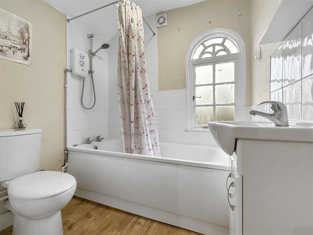 Property photo 3 of 12 Bathroom