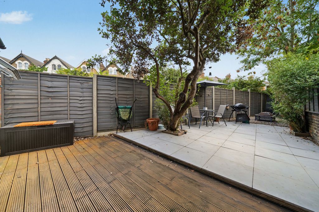 Property photo 2 of 10