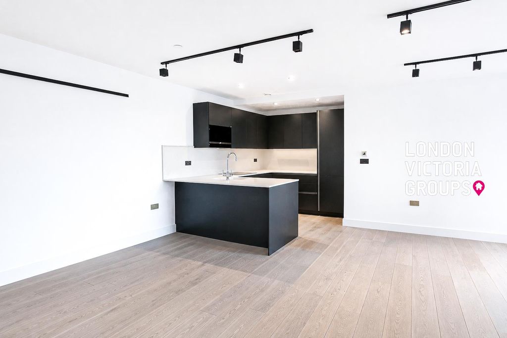 Property photo 3 of 11 1-11561.Jpg