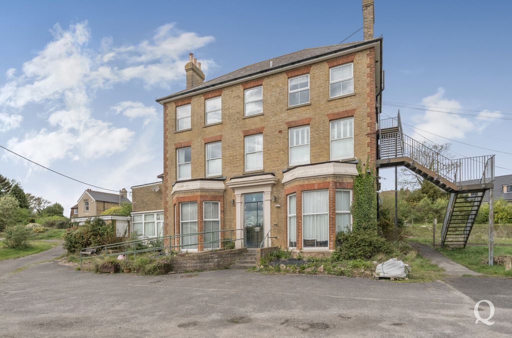 Property photo 3 of 48 63B3Dfd9-Dbfa-438...