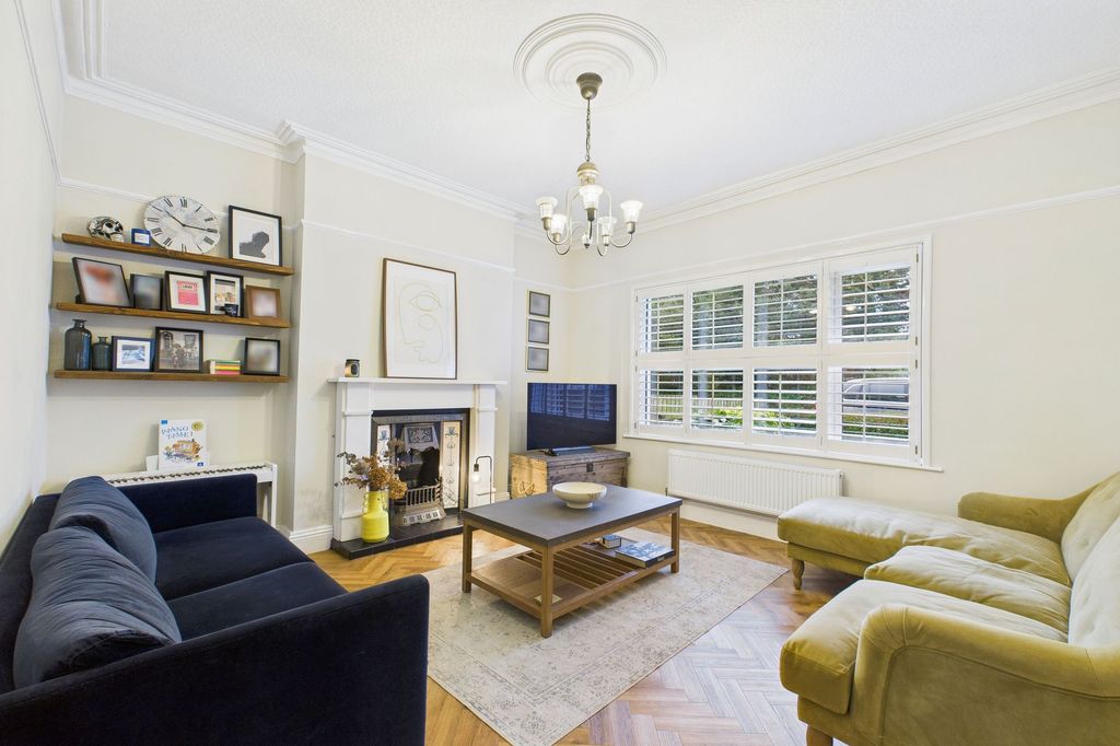 Property photo 1 of 35