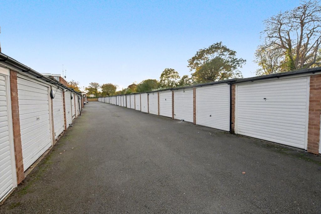 Property photo 1 of 5