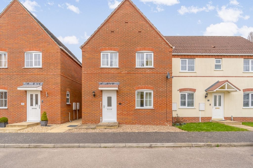 Property photo 1 of 19 52 Thomas Middlecott Drive (Kirton)-2