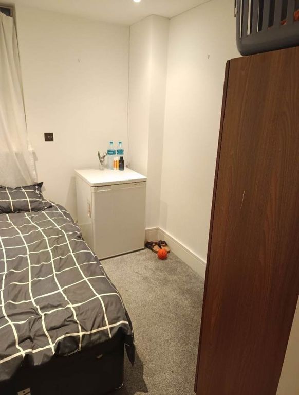 Property photo 1 of 2