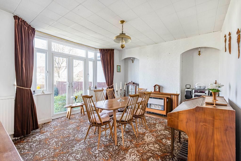 Property photo 3 of 10 Sitting Room