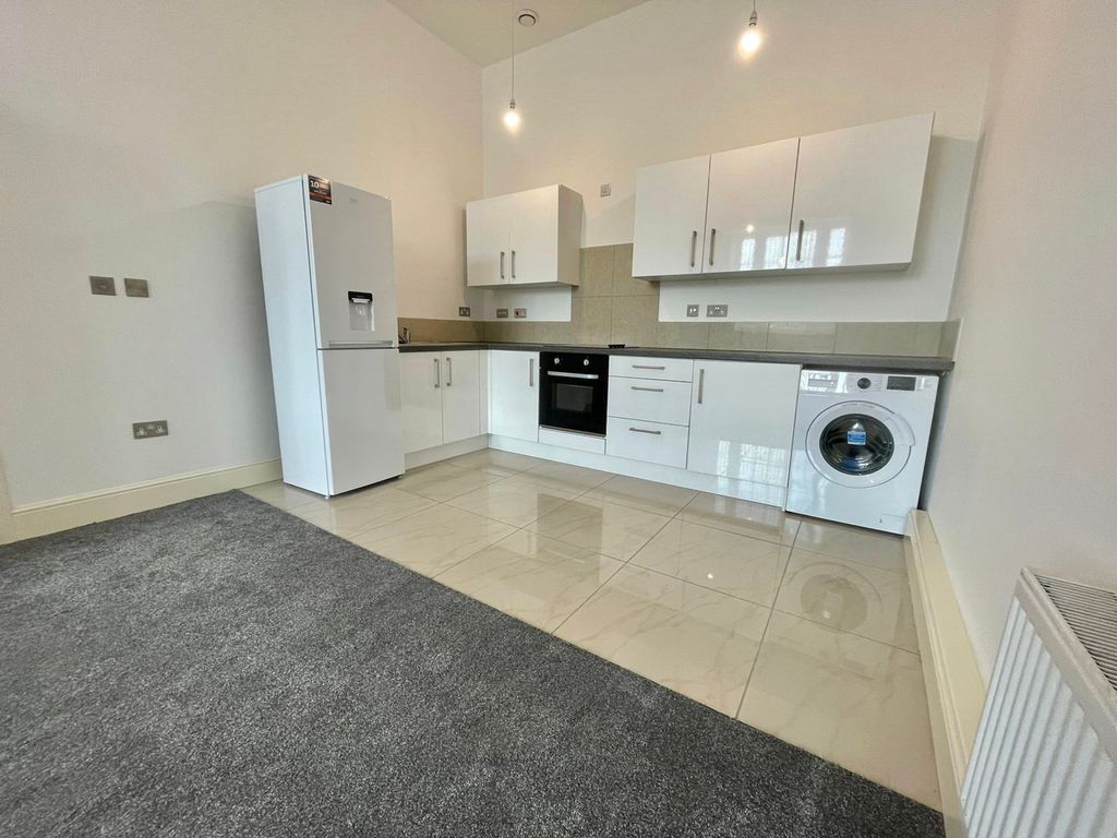 Property photo 2 of 5 Kitchen
