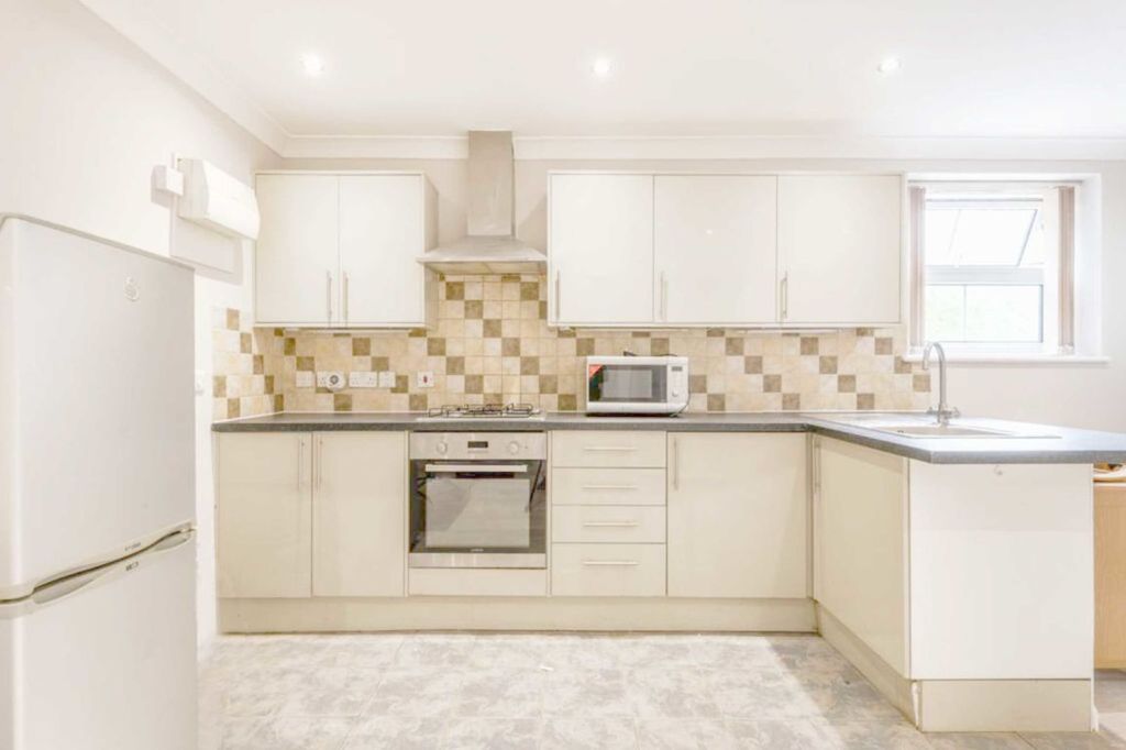 Property photo 2 of 3