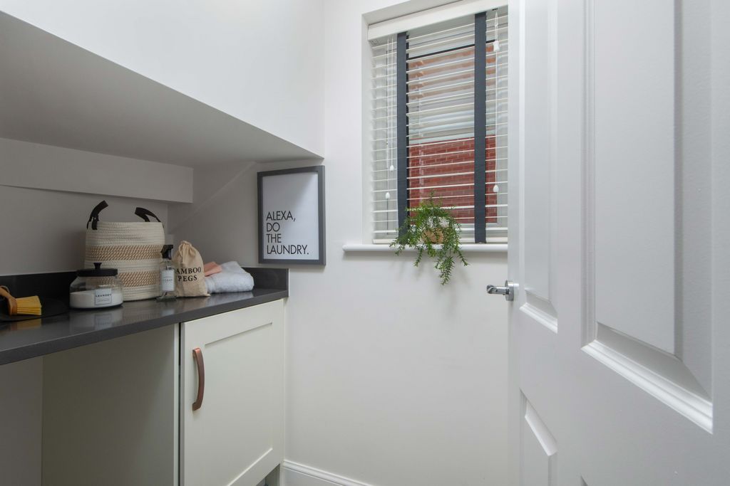 Property photo 3 of 10 Kingsley Utility