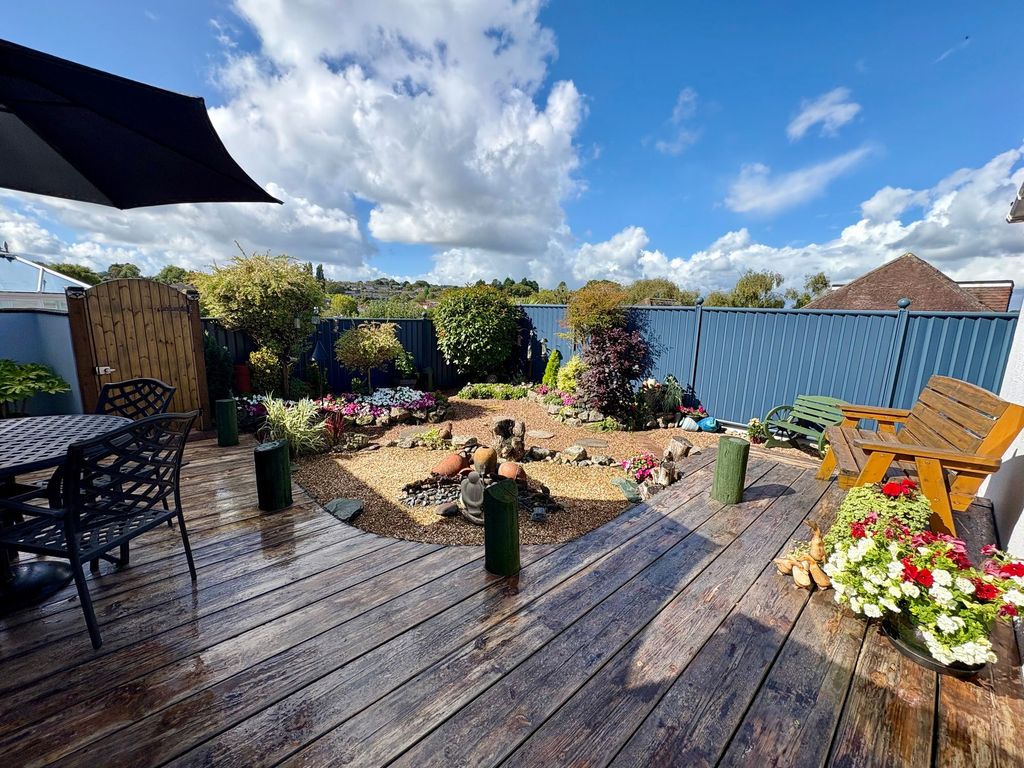 Property photo 2 of 32