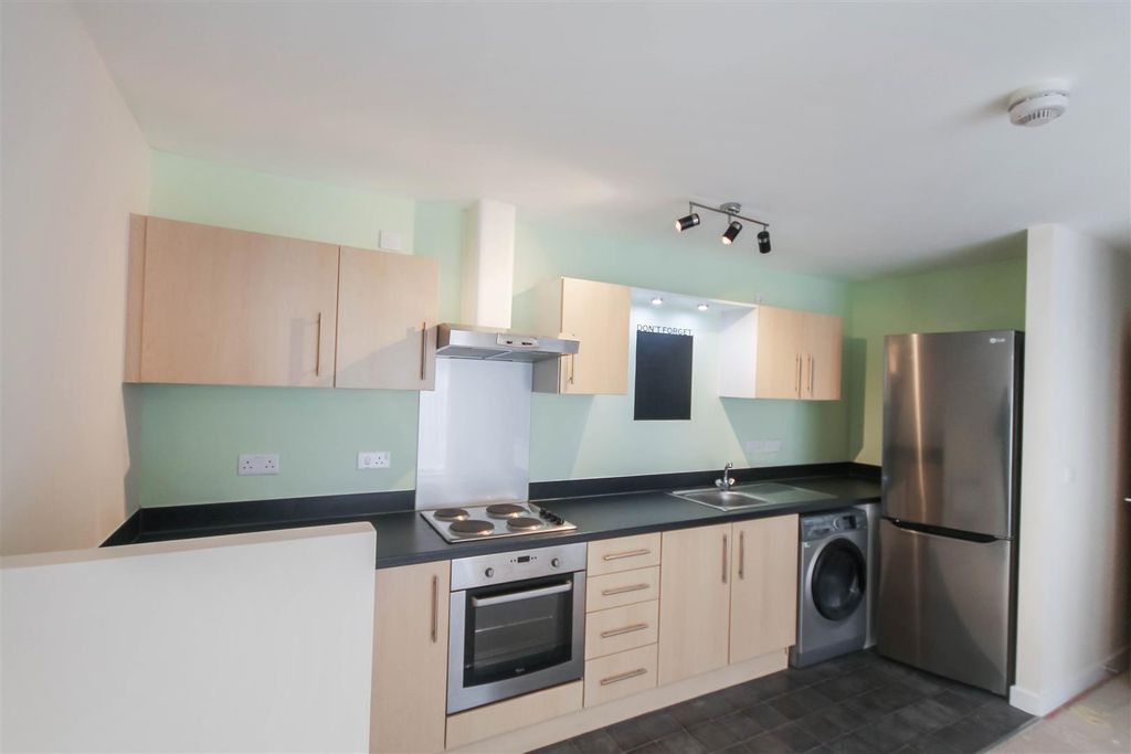 Property photo 3 of 17 Rc Kitchen.Jpg