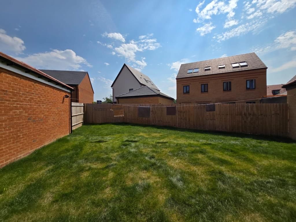 Property photo 3 of 10 Garden