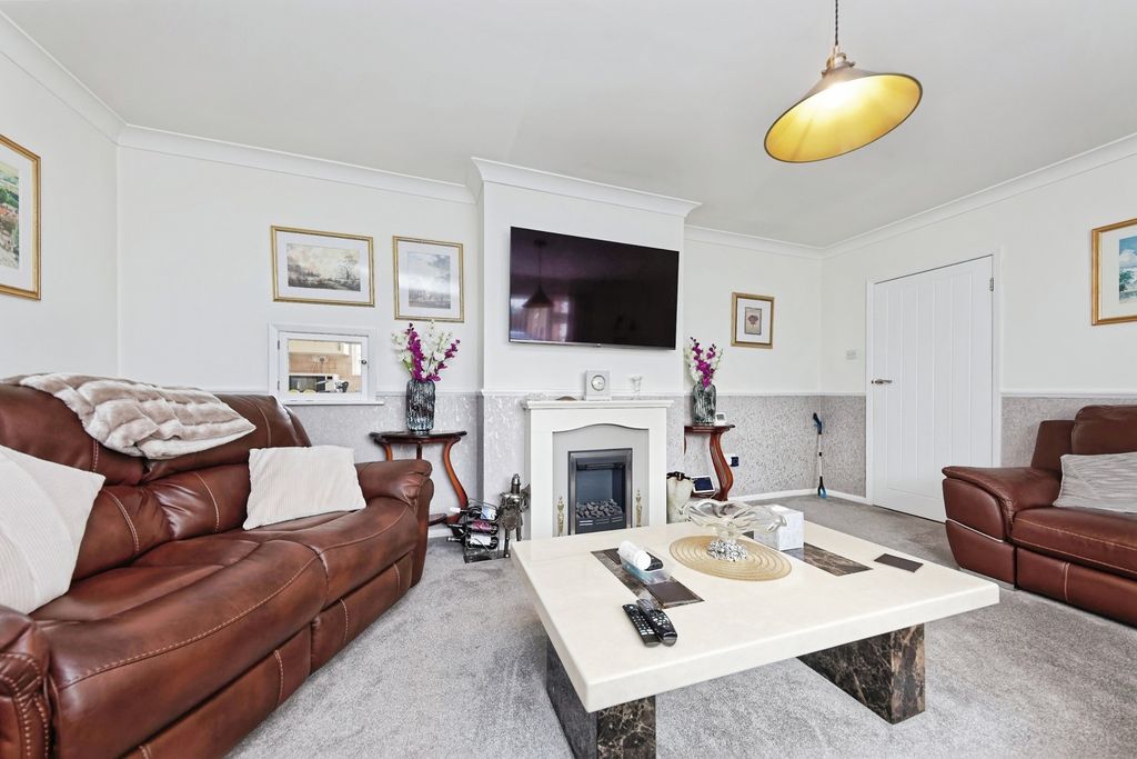 Property photo 3 of 16 Photo