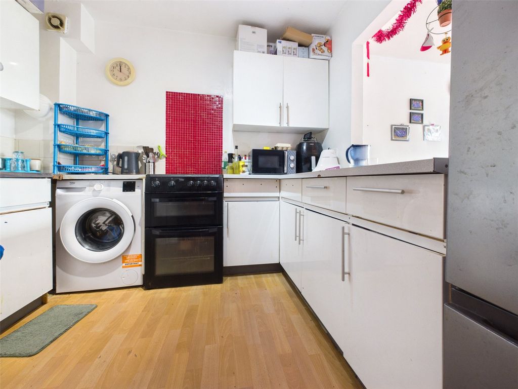 Property photo 2 of 8 Kitchen