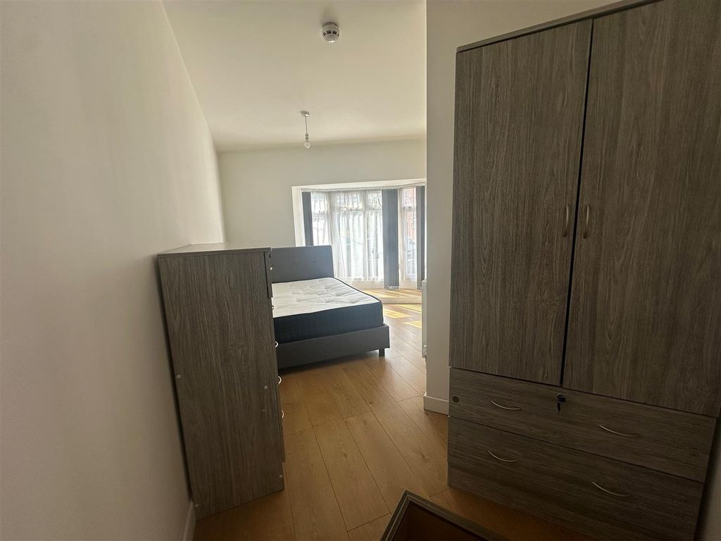 Property photo 3 of 7 1.Jpg