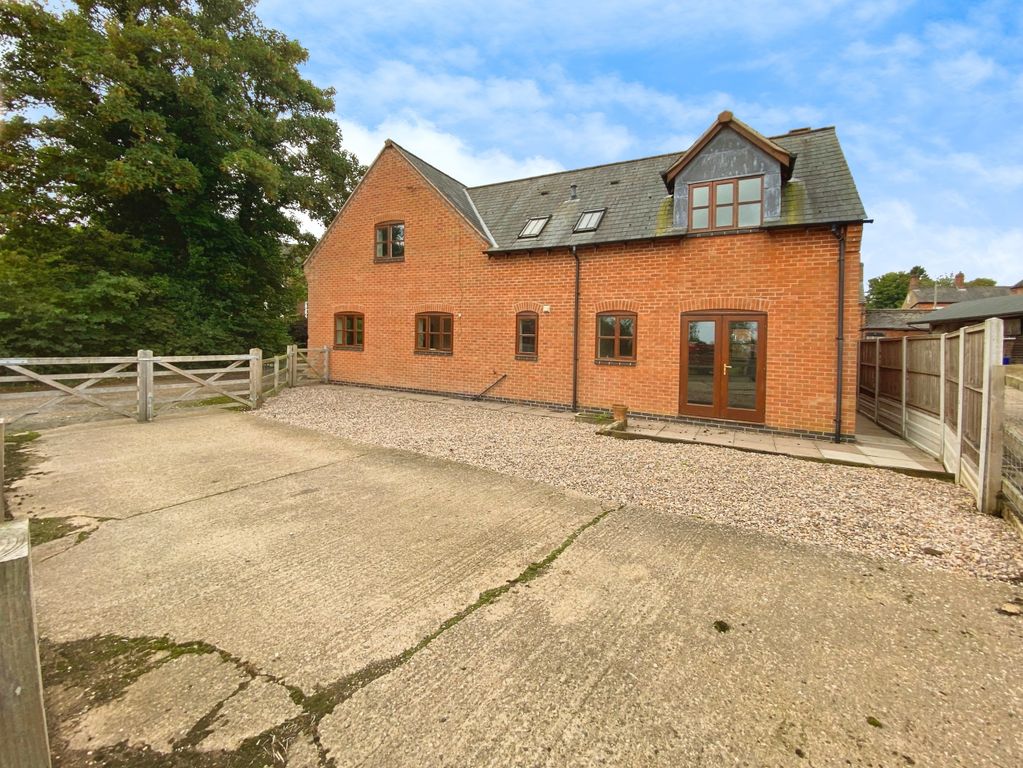 Property photo 2 of 24 Rear Garden