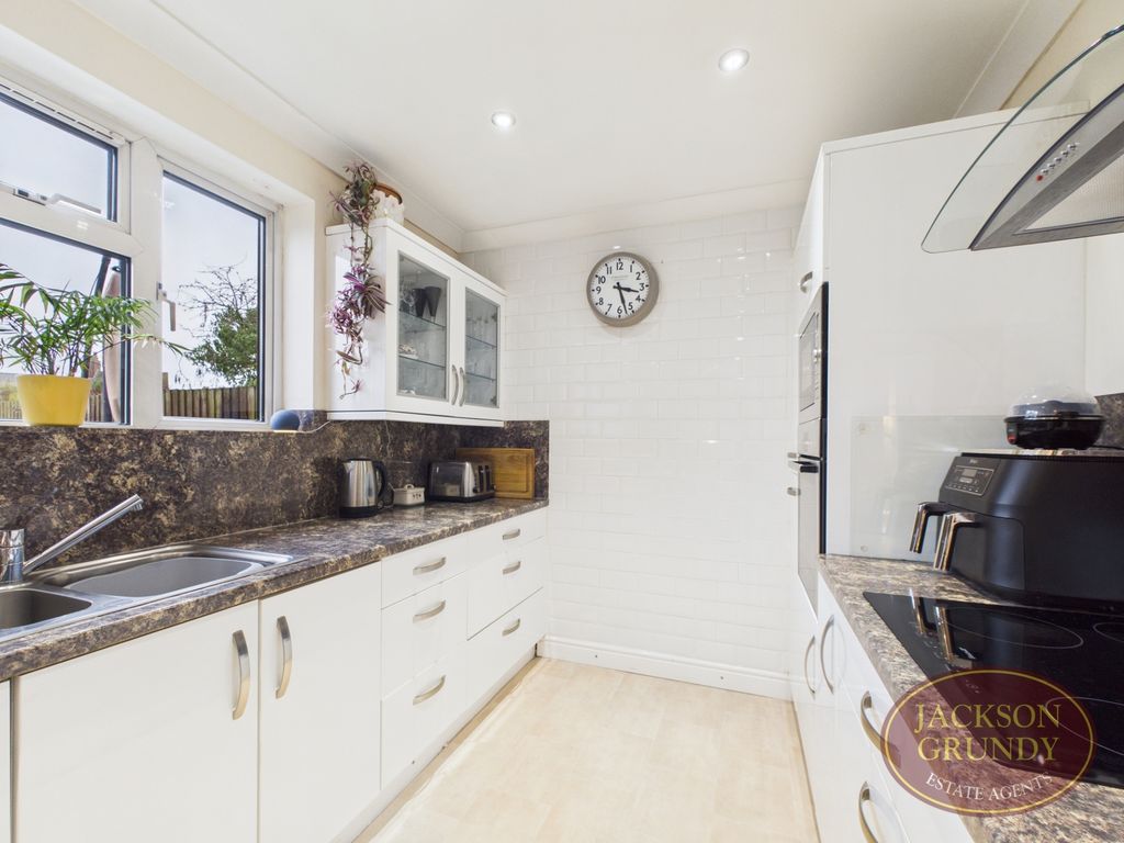 Property photo 3 of 22 Whiston Road