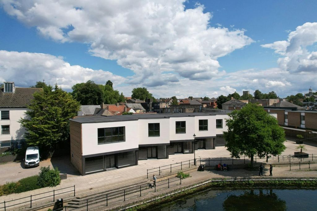 Property photo 1 of 10 Pudt8151 Large.Jpg