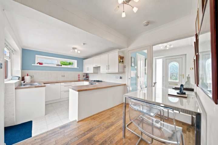 Property photo 3 of 24