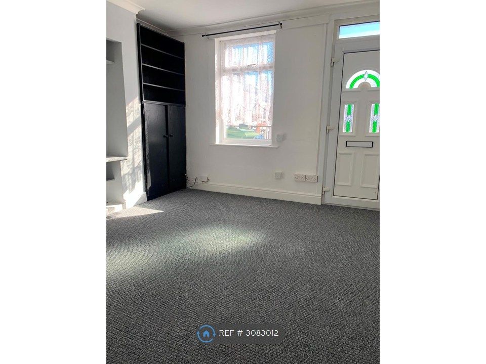 Property photo 1 of 8 Front Lounge