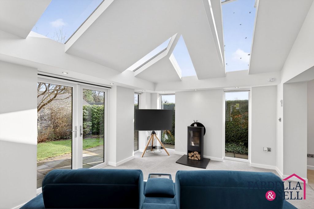 Property photo 2 of 21