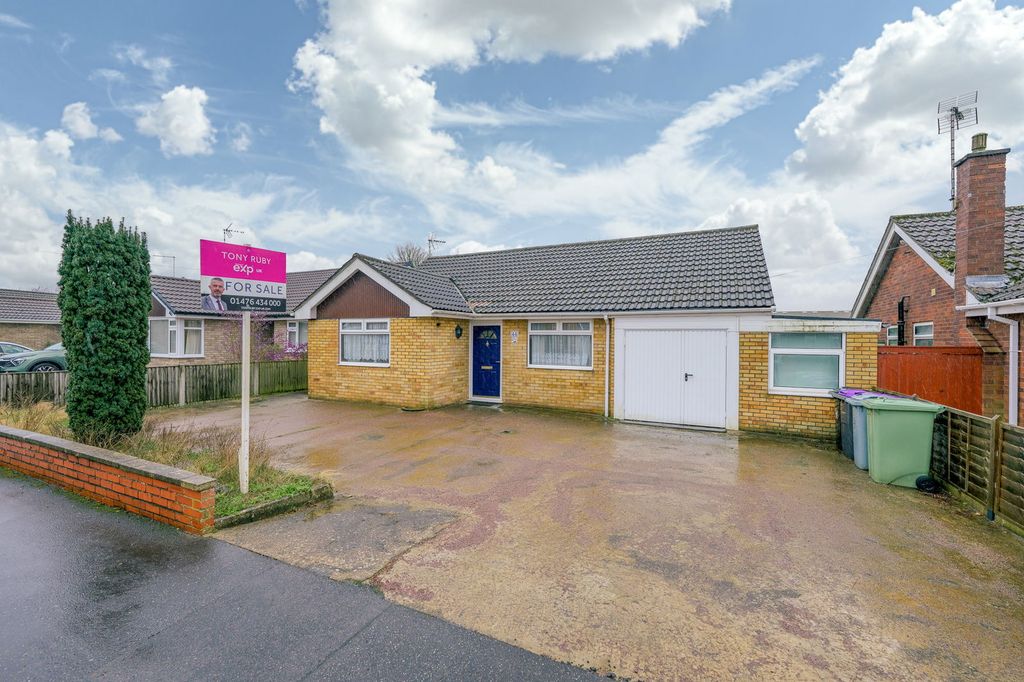 Property photo 1 of 18