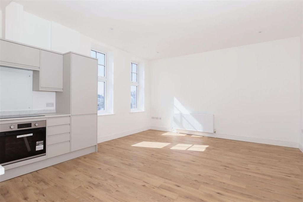 Property photo 2 of 9 Northcourt Flat 3.Jpg