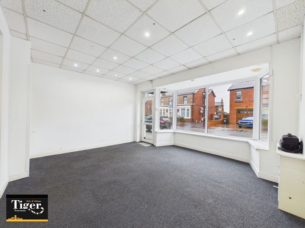 Property photo 2 of 13 Cam03440G0-Pr0546-Still008