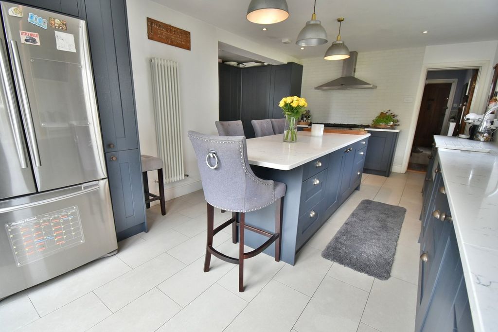 Property photo 3 of 30