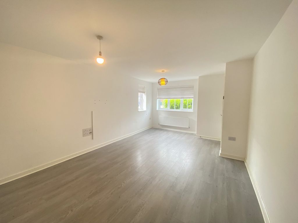 Property photo 2 of 18 Picture No. 17