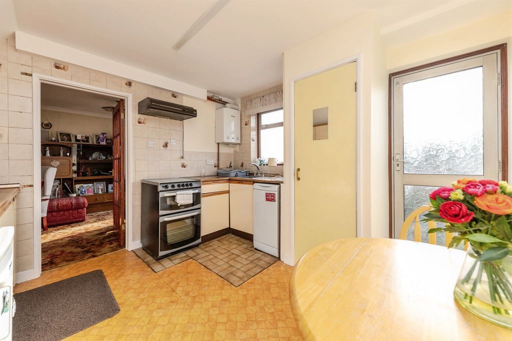 Property photo 3 of 15