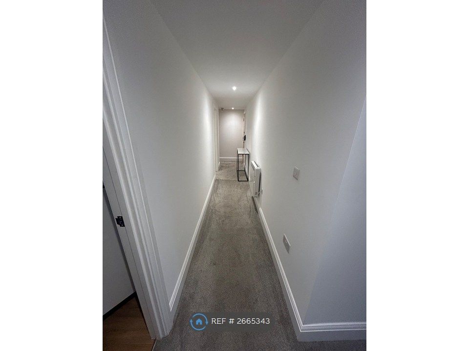 Property photo 2 of 13 Flat 12 Hallway