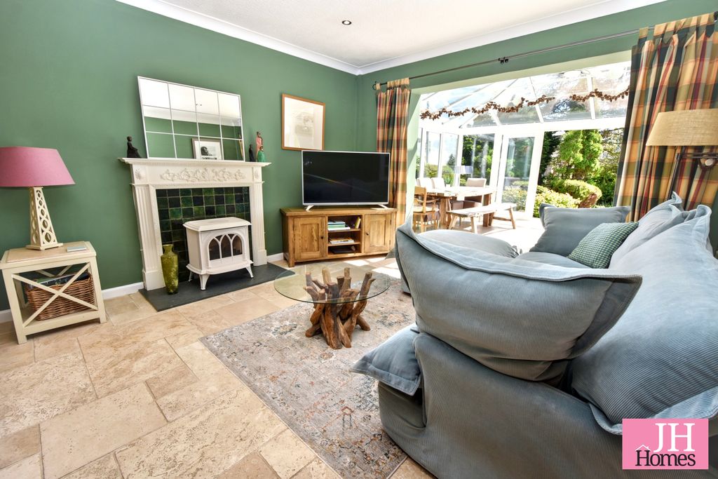 Property photo 2 of 25