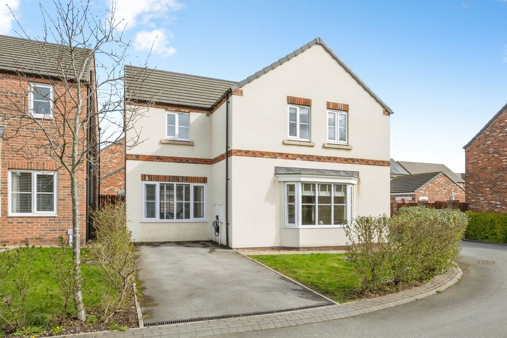Property photo 2 of 19