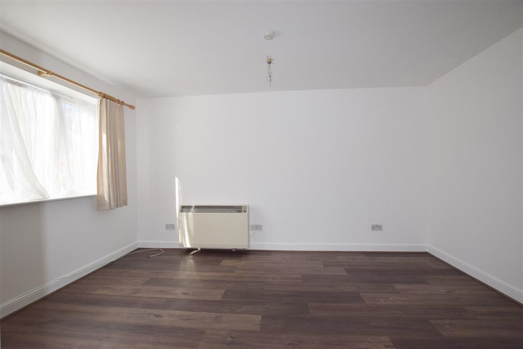 Property photo 2 of 6 1Shetlandrecep2.Jpg