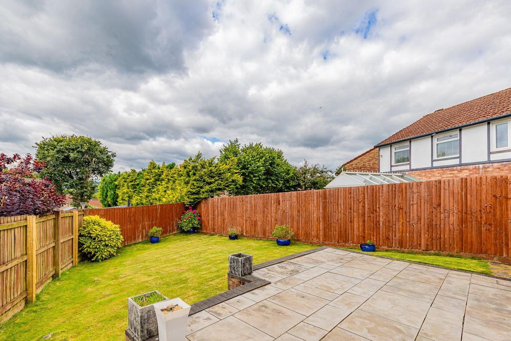 Property photo 3 of 15 Harris Court 19-4.Jpg