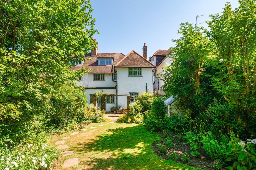Property photo 1 of 19 External