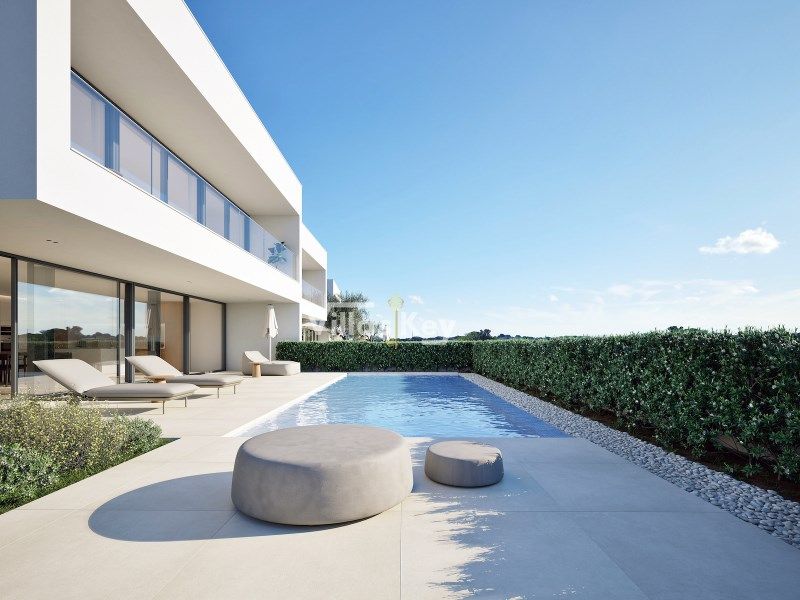 Property photo 2 of 23