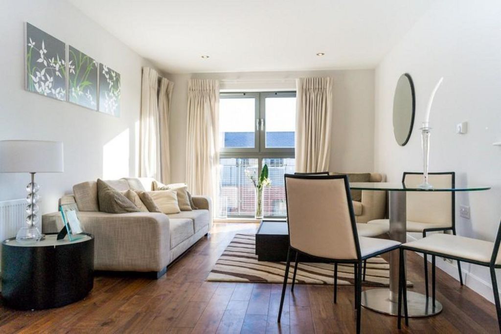 Property photo 1 of 5