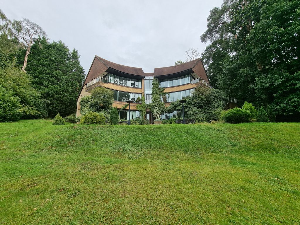 Property photo 1 of 44