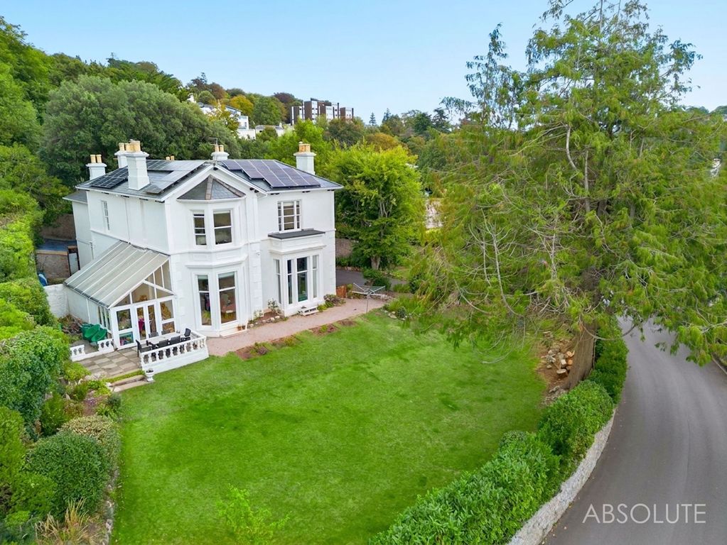 Property photo 1 of 34