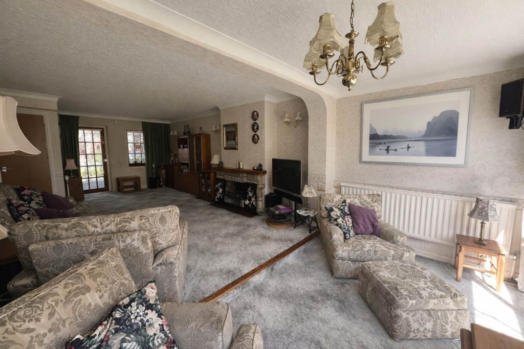 Property photo 3 of 14