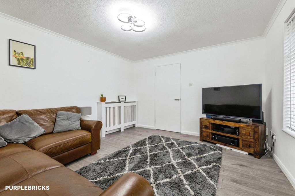 Property photo 2 of 23