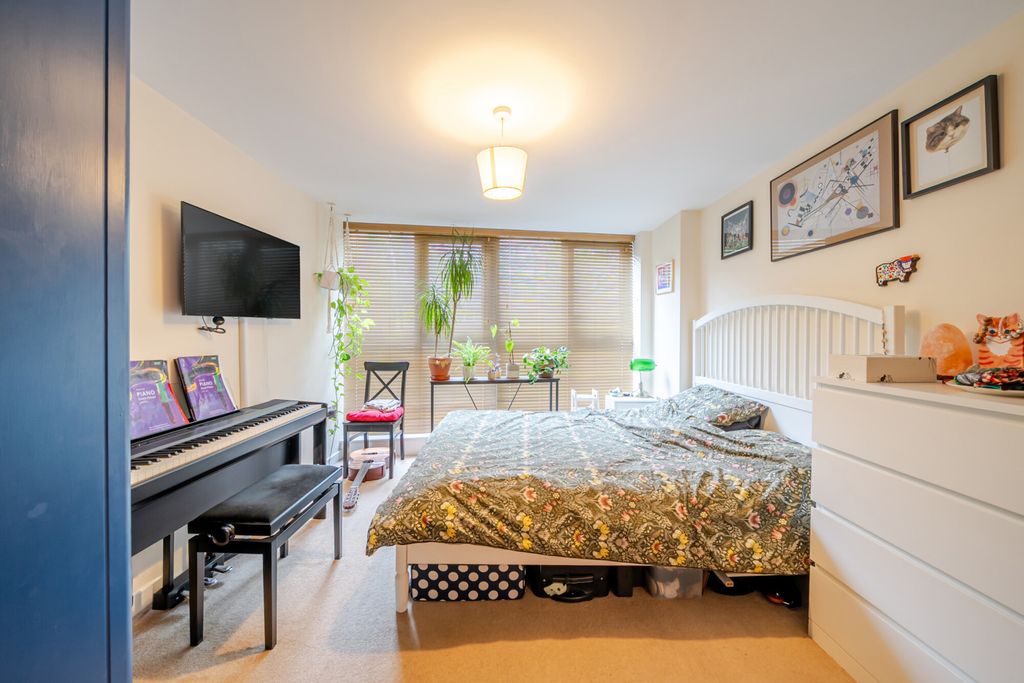 Property photo 1 of 13 1455154-9-6A01c63...