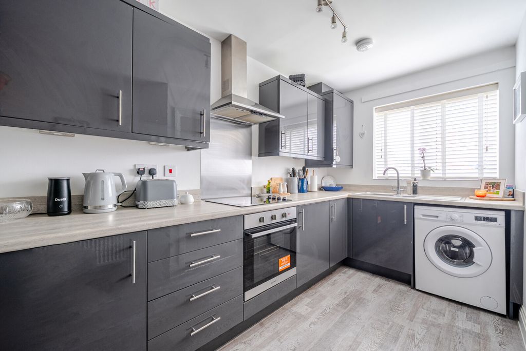 Property photo 3 of 14 1362134-18-68De56...
