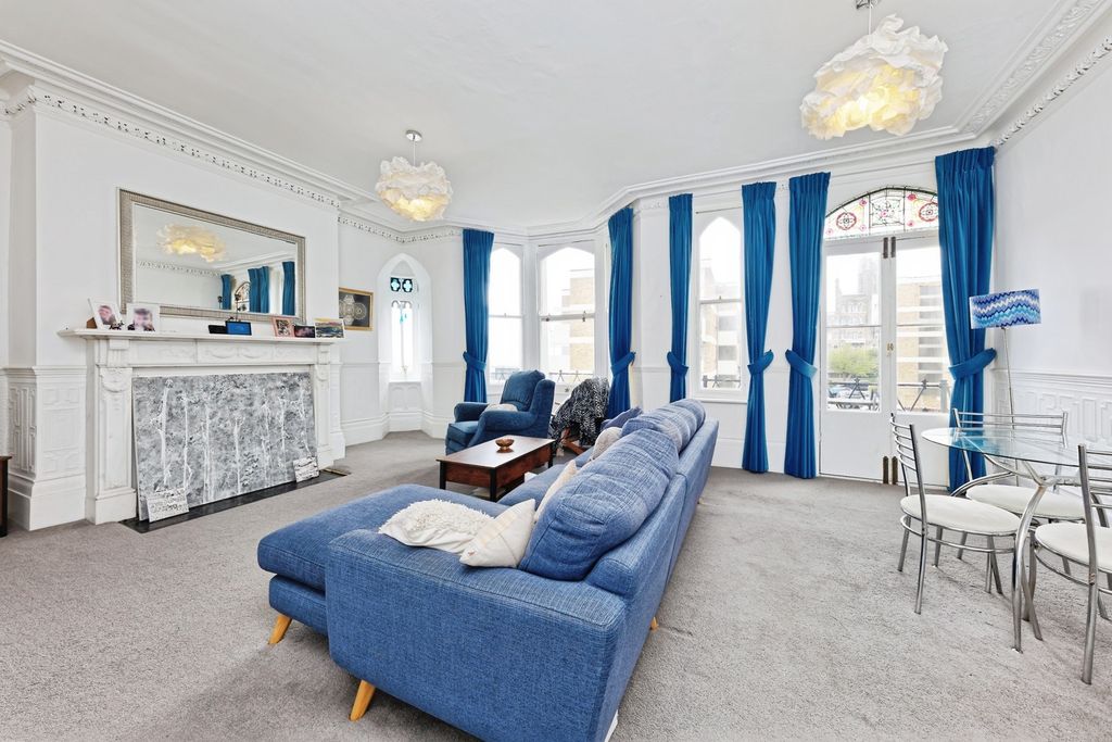 Property photo 3 of 25 Pbox-Img.Jpg