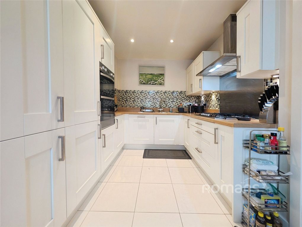 Property photo 3 of 12 Picture No. 05