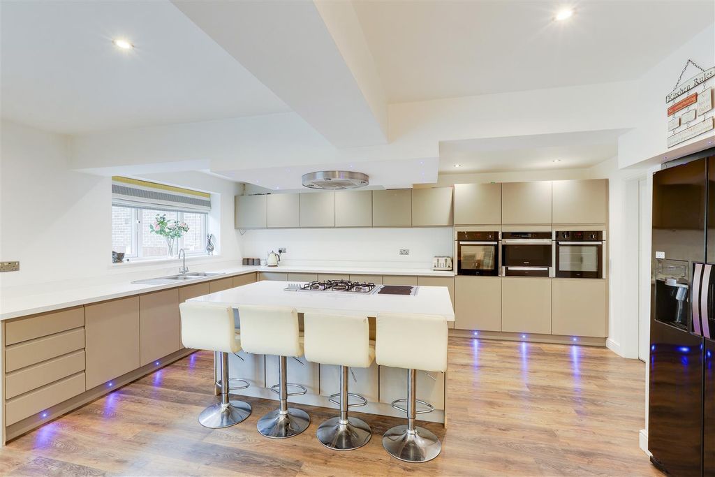 Property photo 3 of 21 041025_13.Jpg