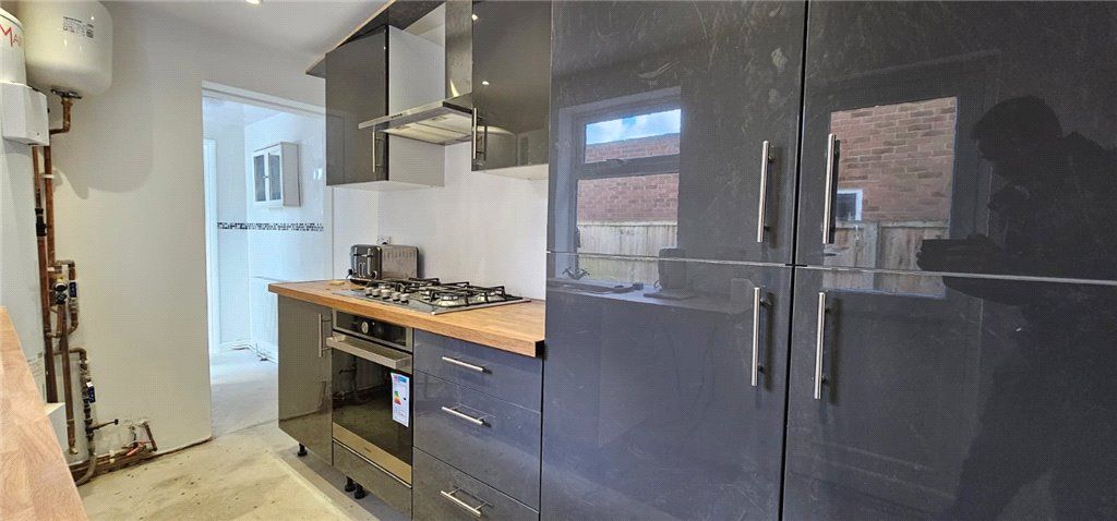 Property photo 2 of 5 Kitchen
