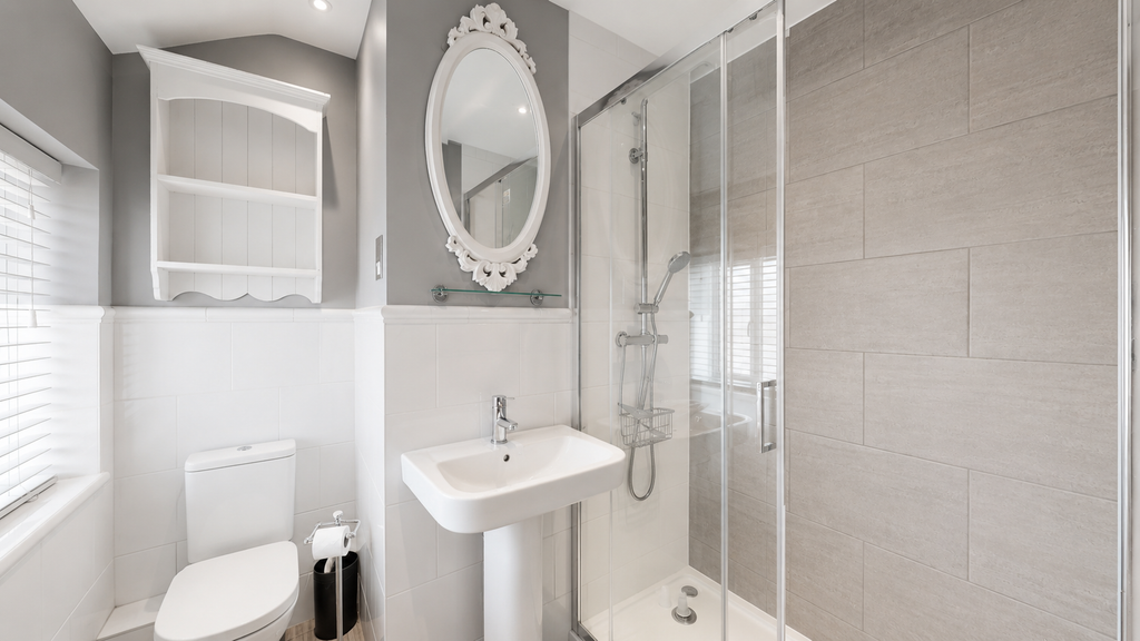 Property photo 2 of 7 En-Suite Angle 1