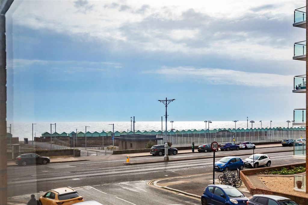 Property photo 2 of 8 View